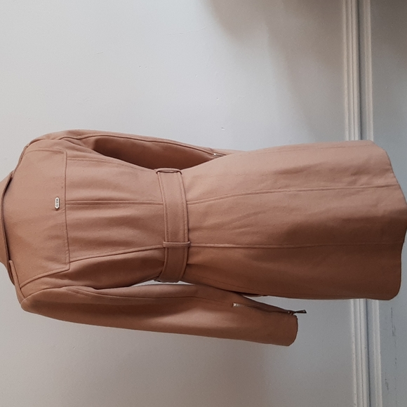 Faux fur guess jacket - Picture 3 of 9